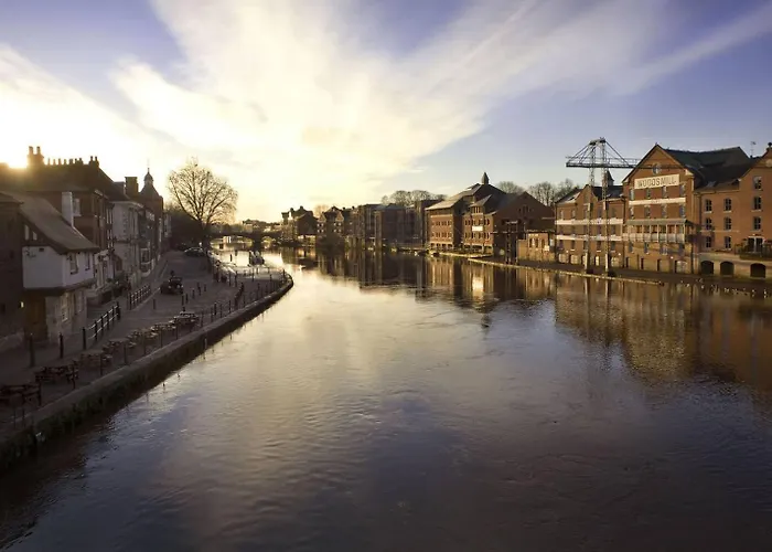 Pass The Keys 4 35 Fossgate - Cosy Central 2 Bed Home Sleeps 5